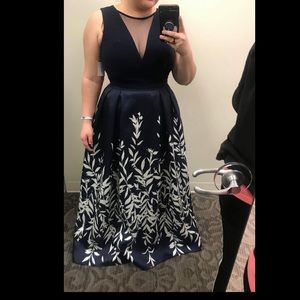 Prom dress only worn once for about 4 hours